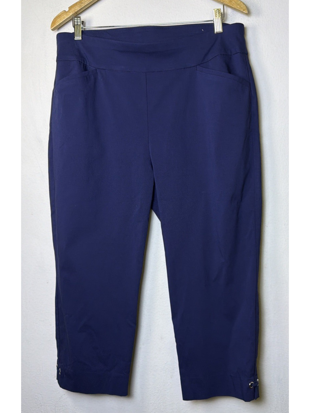 Chico's 2.5 perfect stretch Slimming Pull On resort Bermuda shorts vacation 14